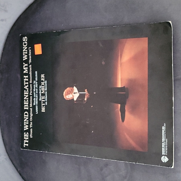 Selling as a bundle piano books . - Picture 8 of 13